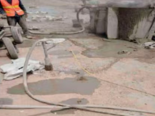 中和镇水泥混凝土路面板底注浆技术 路面脱空注浆整治方案